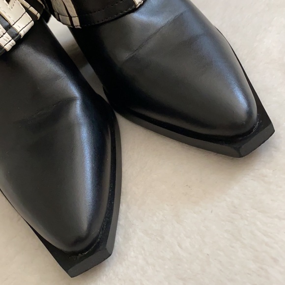 Azalea Wang | Esperanza Faux Leather Fold Over Cowboy Boot Booties Black/White 9 - Picture 4 of 16